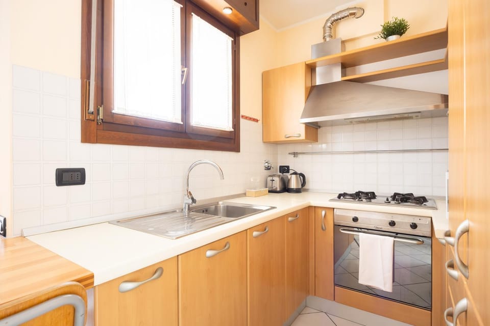 Kitchen or kitchenette, kitchen