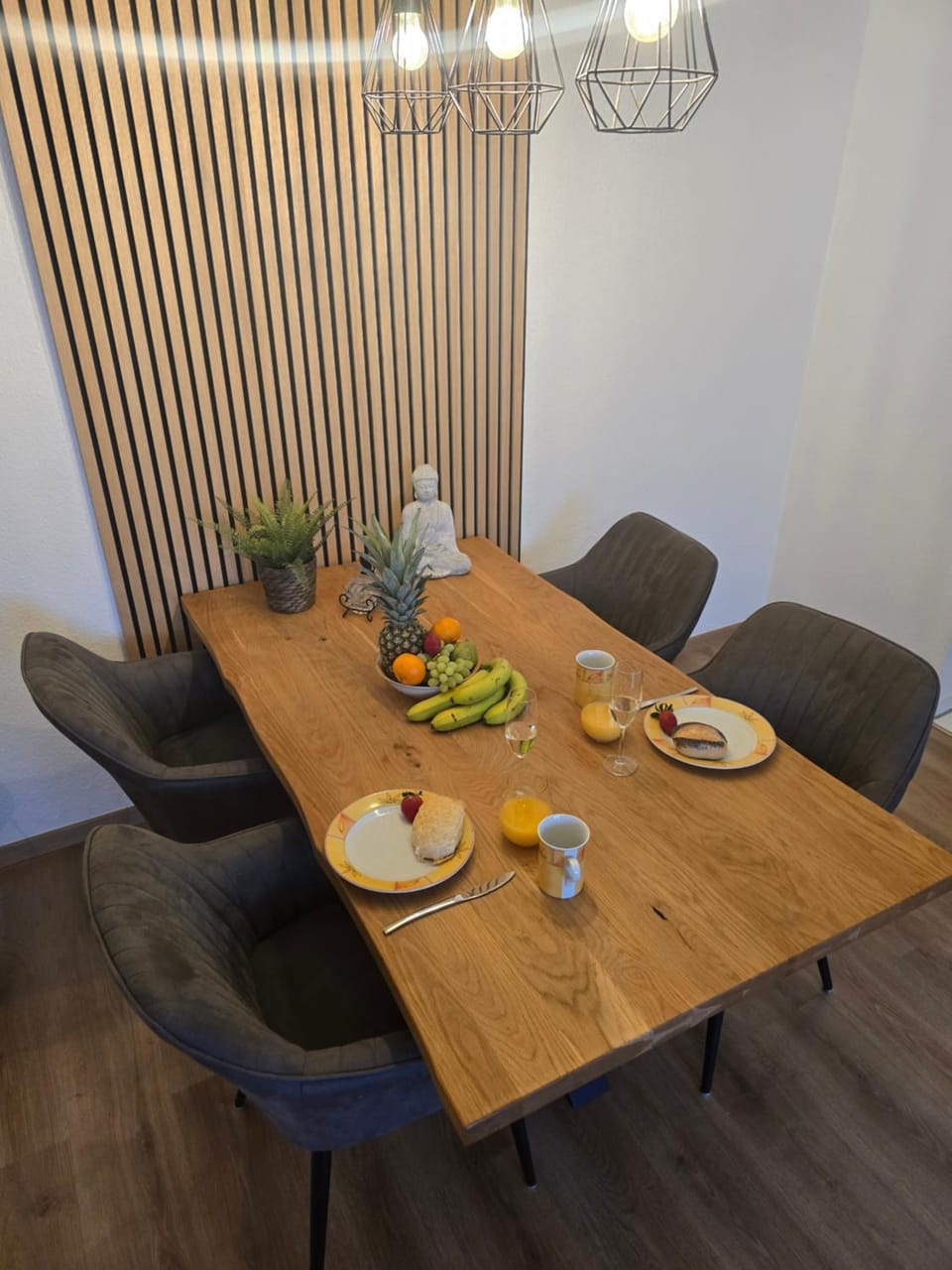 Living room, Seating area, Dining area, Food