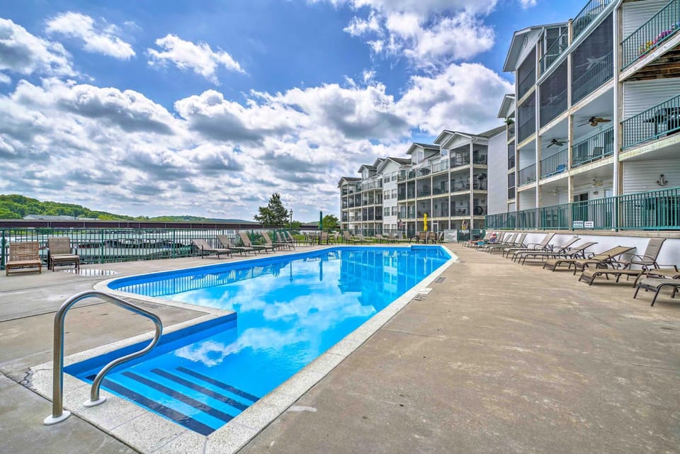 4 Mi to Dtwn: Gem w/ Lake Access in Camdenton House in Ozark Mountains