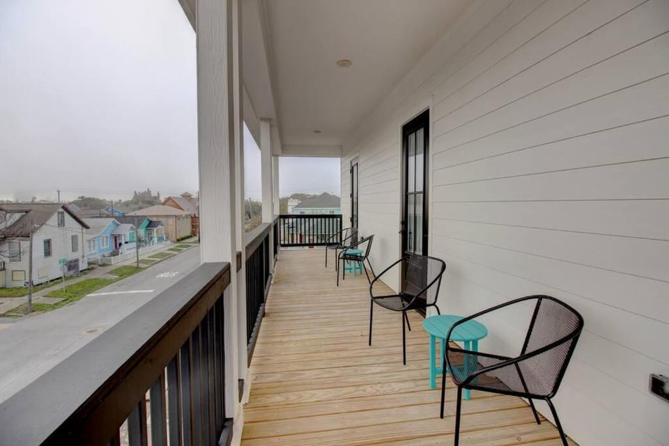 Property building, Patio, View (from property/room), Balcony/Terrace