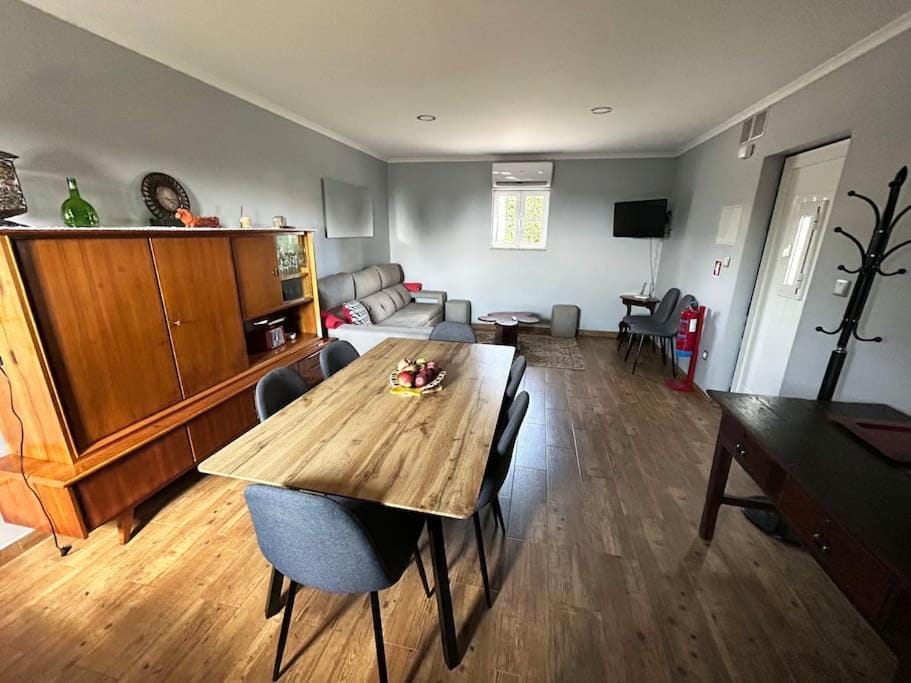 Communal lounge/ TV room, Kitchen or kitchenette, Living room, Seating area, Dining area