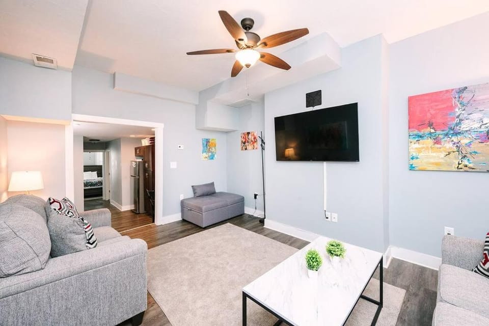 Bed, TV and multimedia, Living room, Seating area