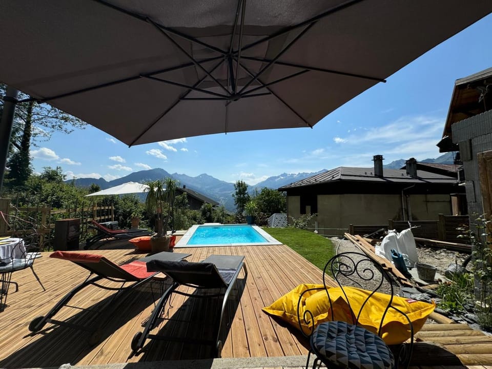 Mountain view, Pool view, Swimming pool, Swimming pool, sunbed
