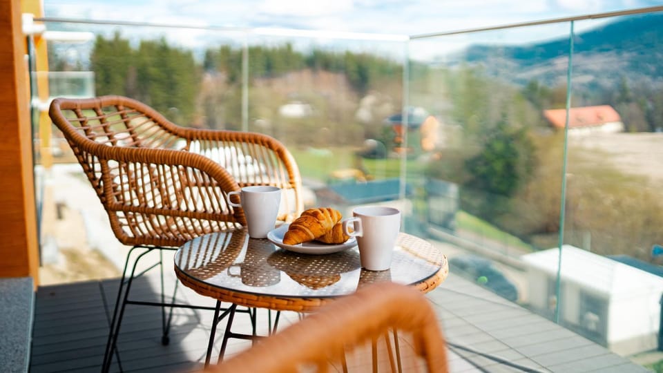 Day, Natural landscape, View (from property/room), Balcony/Terrace, Seating area, Mountain view