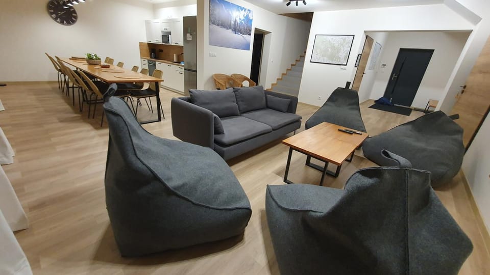 Communal lounge/ TV room, Living room, Seating area, Dining area, Communal kitchen, kitchen