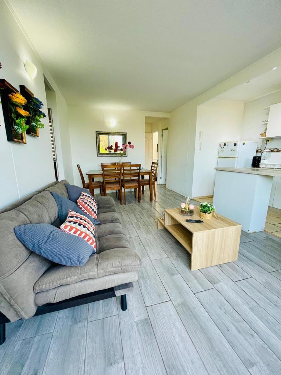 TV and multimedia, Kitchen or kitchenette, Living room, Dining area