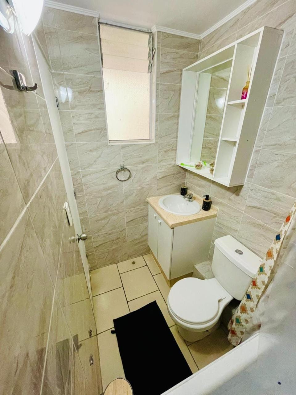 Shower, Toilet, Bathroom, Bath