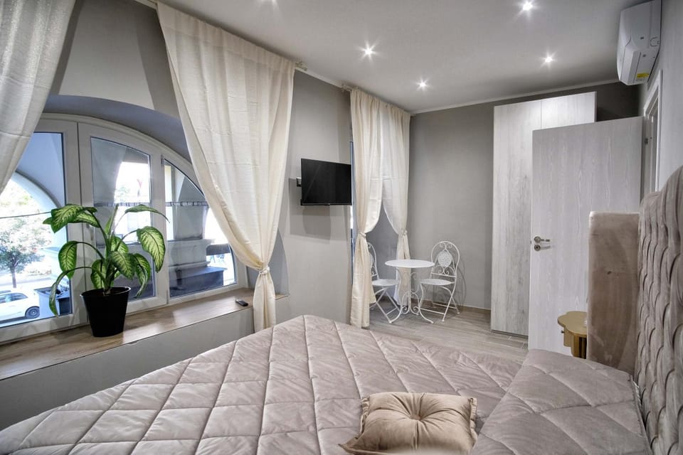Bed, TV and multimedia, Living room, Bedroom