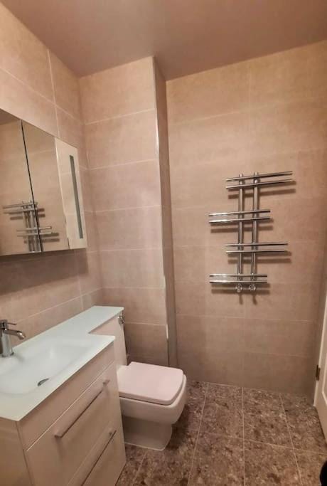 Flat in blue plaque building Apartment in London