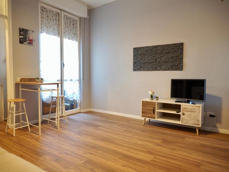 Communal lounge/ TV room, TV and multimedia, Living room, Evening entertainment