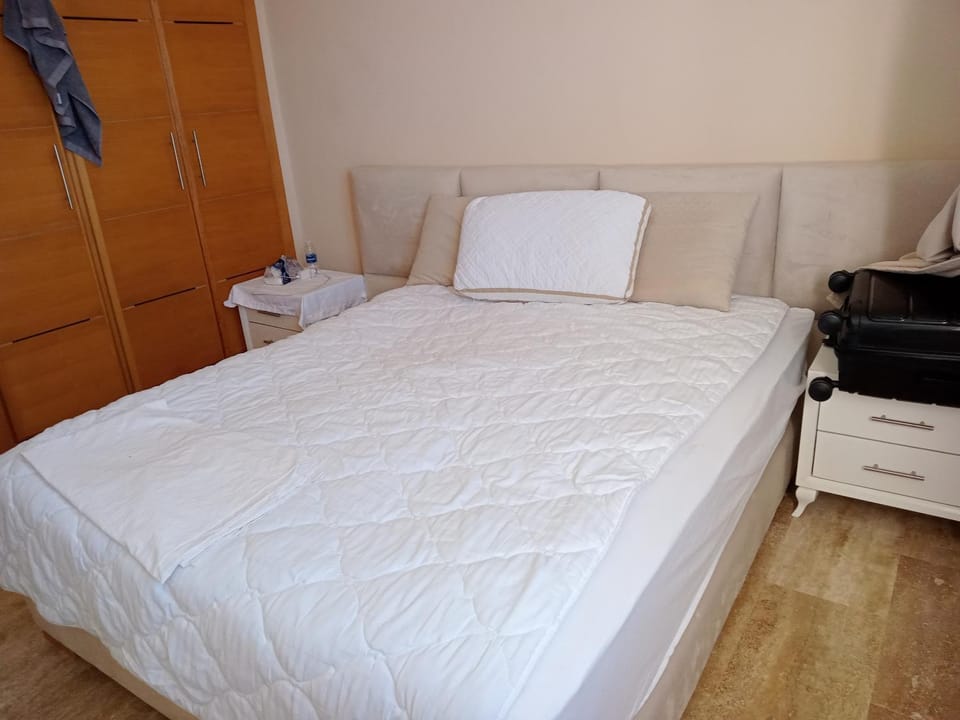 Bed, Photo of the whole room, Bedroom, wardrobe