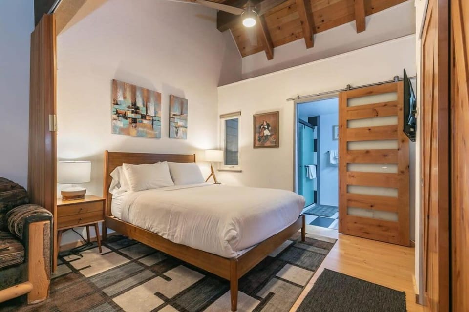Stylish 2BD in Carnelian Bay House in Lake Tahoe