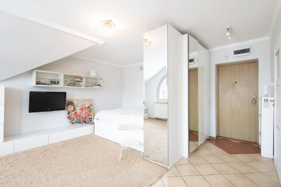TV and multimedia, Bedroom, wardrobe