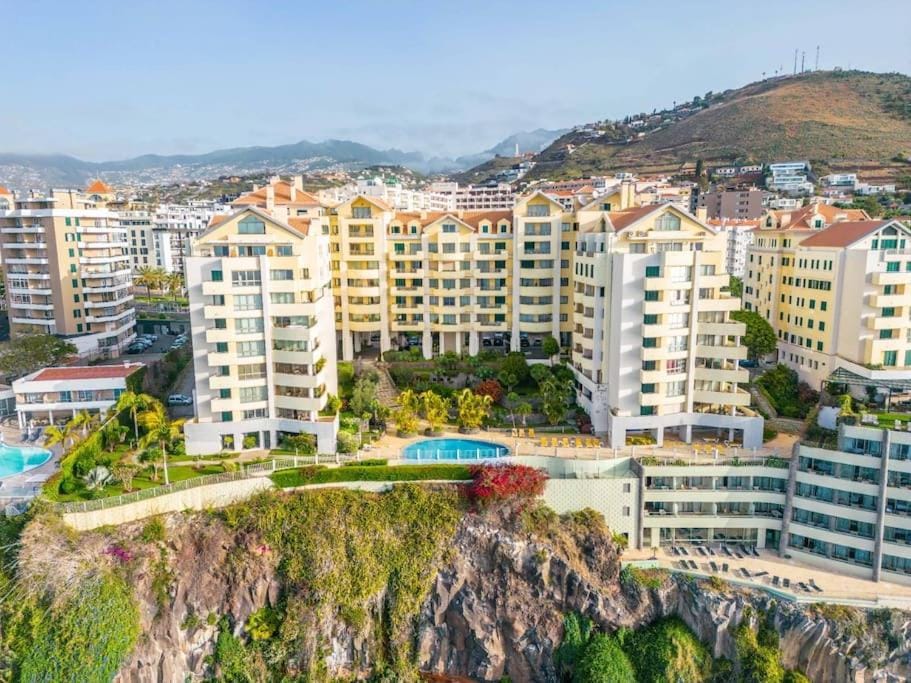 Cliff Apartment in Funchal