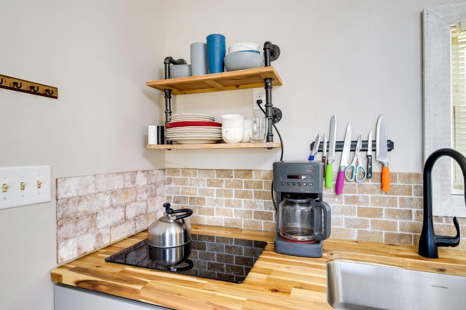 Cozy ‘Hope Cabin’ Vacation Rental in Cosby w/ View Cabin in Sevier County