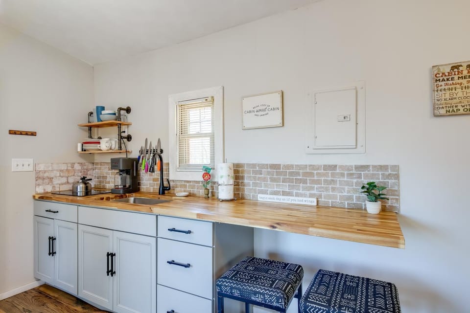 Cozy ‘Hope Cabin’ Vacation Rental in Cosby w/ View Cabin in Sevier County