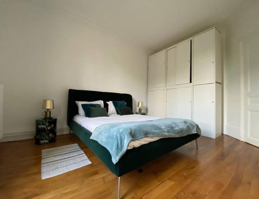 Bed, Photo of the whole room, Bedroom, wardrobe