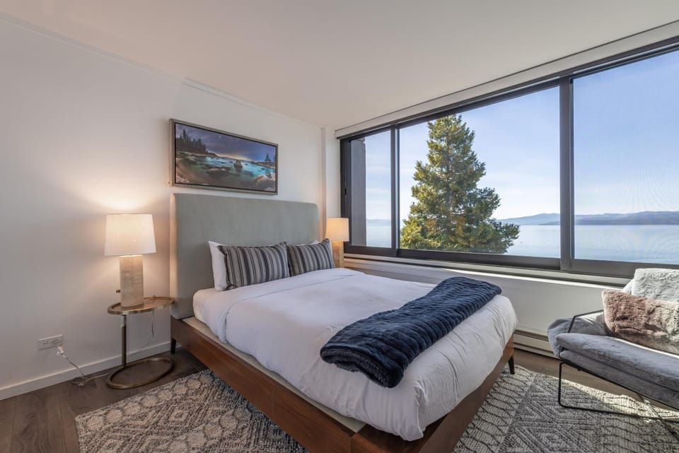 Natural landscape, Bedroom, Lake view