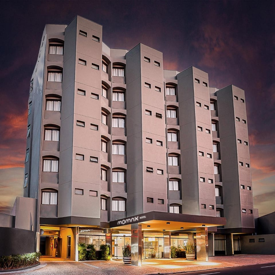 Property building, Facade/entrance, Night