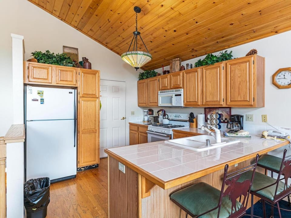 4 bedroom 3 5 bathrooms lake view condo House in Incline Village