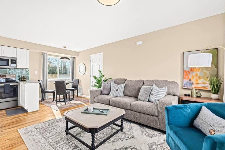 New Cozy Lower Flat in Roseville Apartment in Lake Erie