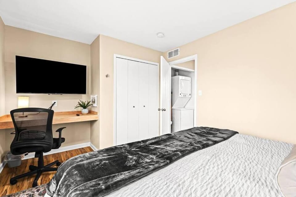 New Cozy Lower Flat in Roseville Apartment in Lake Erie