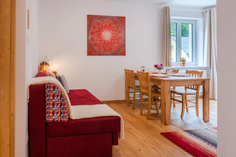 Living room, Decorative detail, Seating area, Dining area