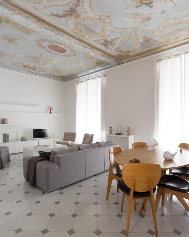 Day, Living room