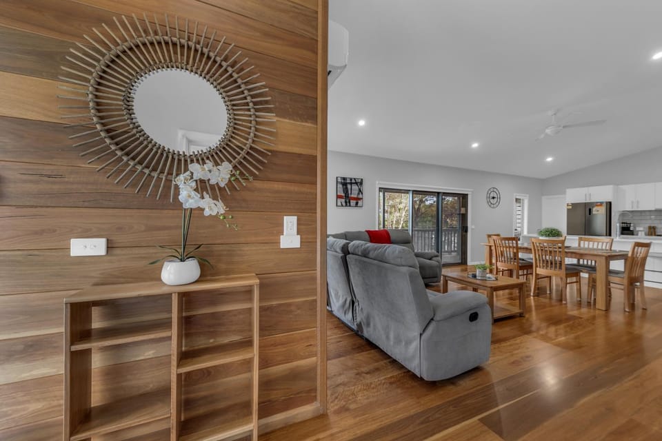 29 Mirrabooka Road, Mallacoota - Eagle View House House in Mallacoota