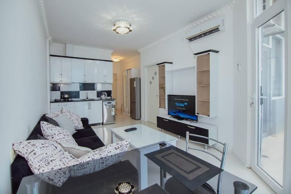 Beachfronts Cando with Balcony & Sunset Location Apartment in Batumi
