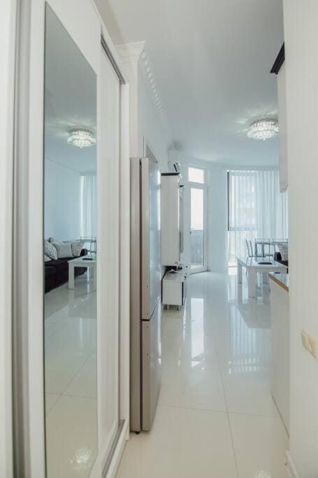 Beachfronts Cando with Balcony & Sunset Location Apartment in Batumi