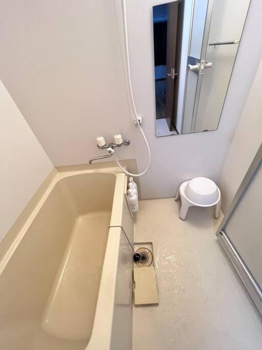 日本橋電気街　DenDenTown大面積40㎡工レベ-タ-直結5F Apartment in Osaka