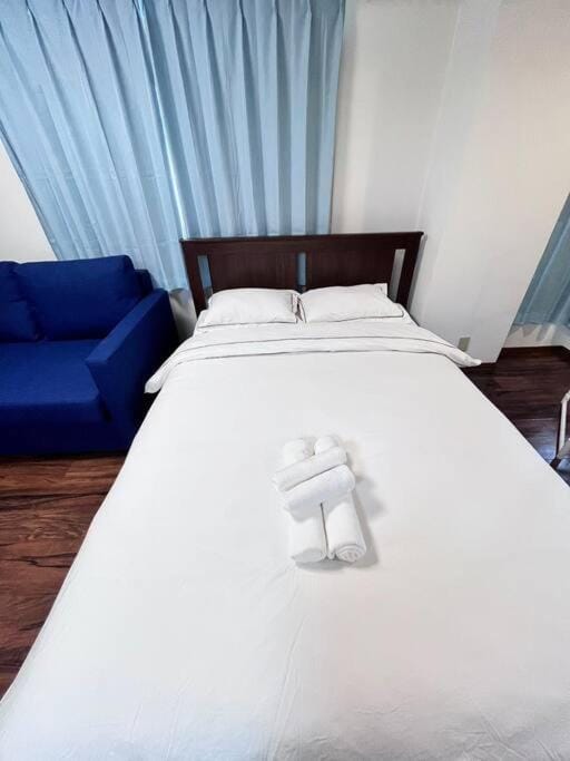 日本橋電気街　DenDenTown大面積40㎡工レベ-タ-直結5F Apartment in Osaka