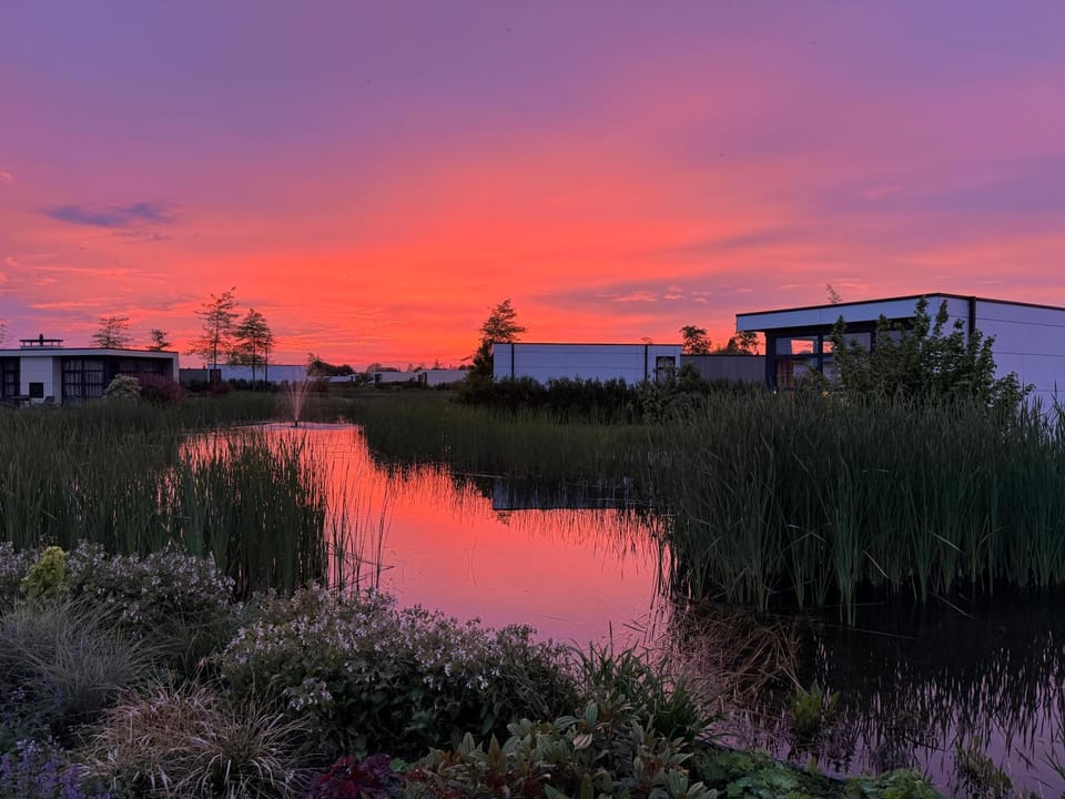 Marina Strandbad Chalet Aan het Strand mit Zaun Haus Nr 133 House in Gelderland, Netherlands