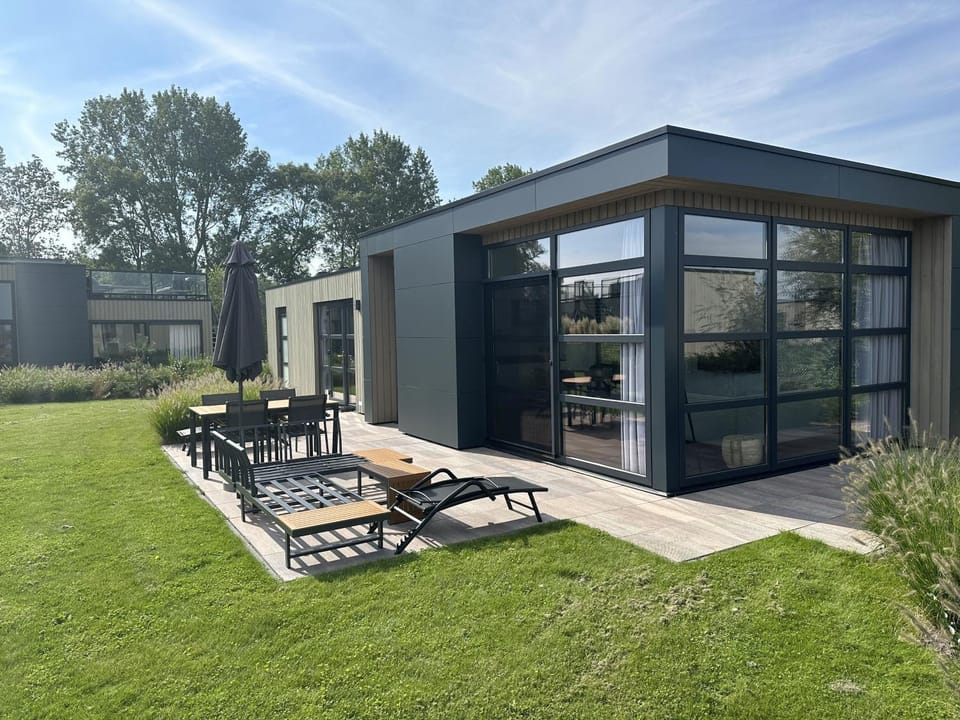 Enkhuizer Strand Chalet MeerZeit Dritte Reihe Haus Nr 212 House in Flevoland, Netherlands