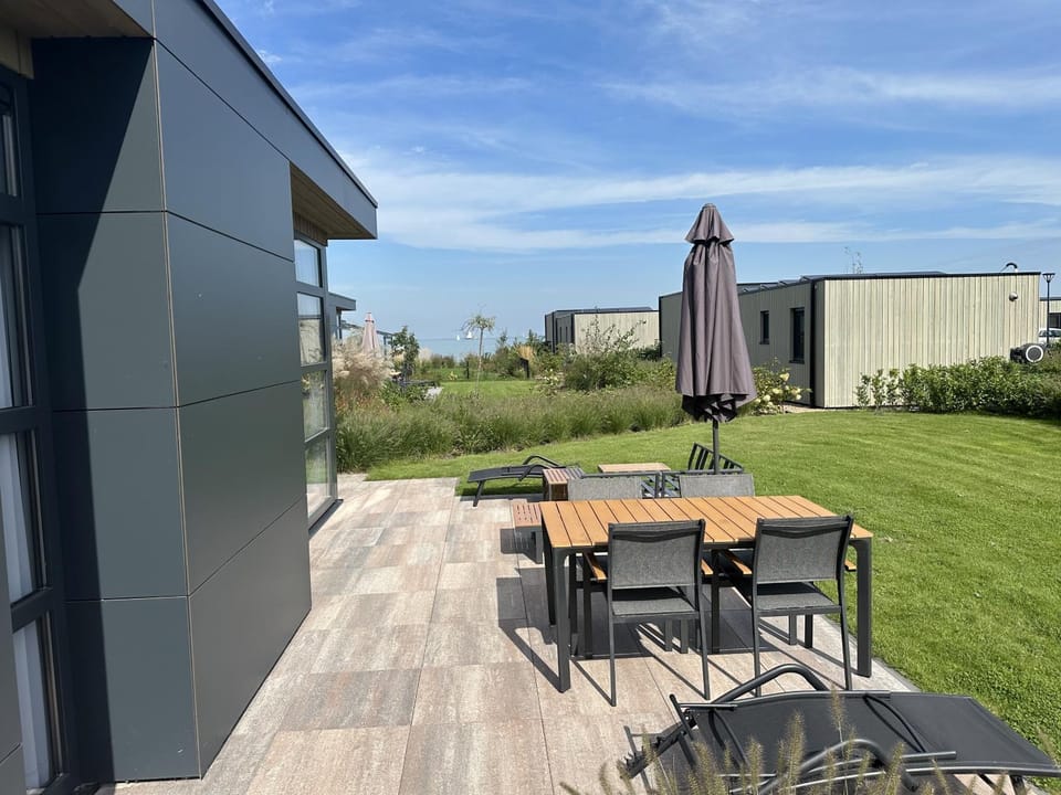 Enkhuizer Strand Chalet MeerZeit Dritte Reihe Haus Nr 212 House in Flevoland, Netherlands