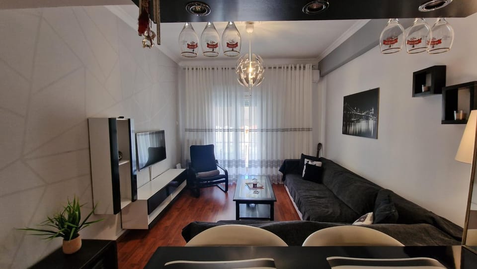 Communal lounge/ TV room, TV and multimedia, Living room, Seating area