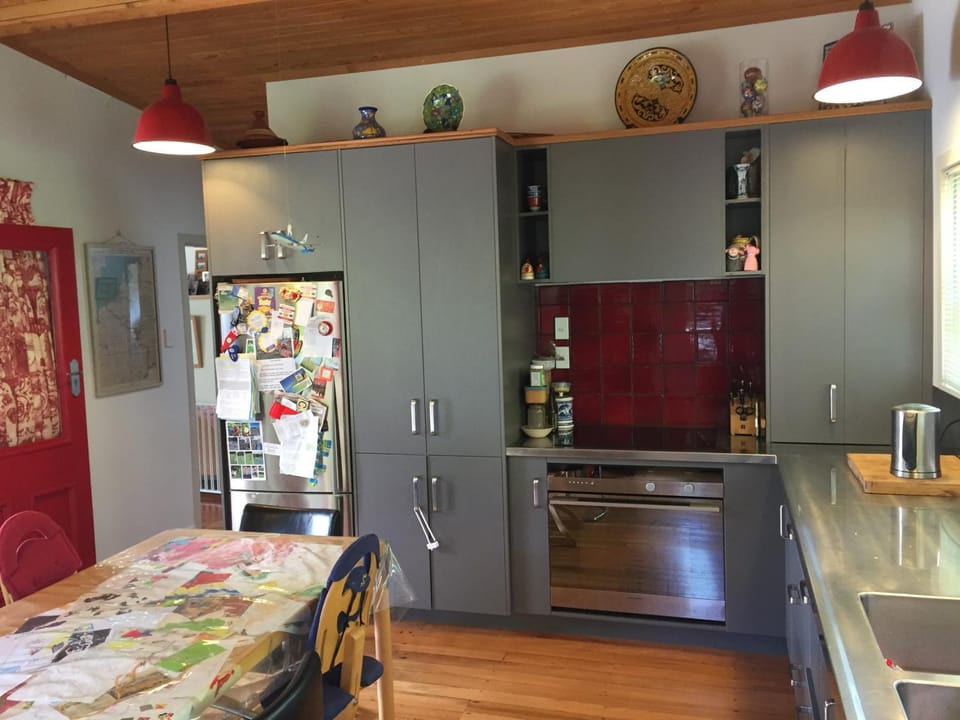 Kitchen or kitchenette, pet friendly, stove