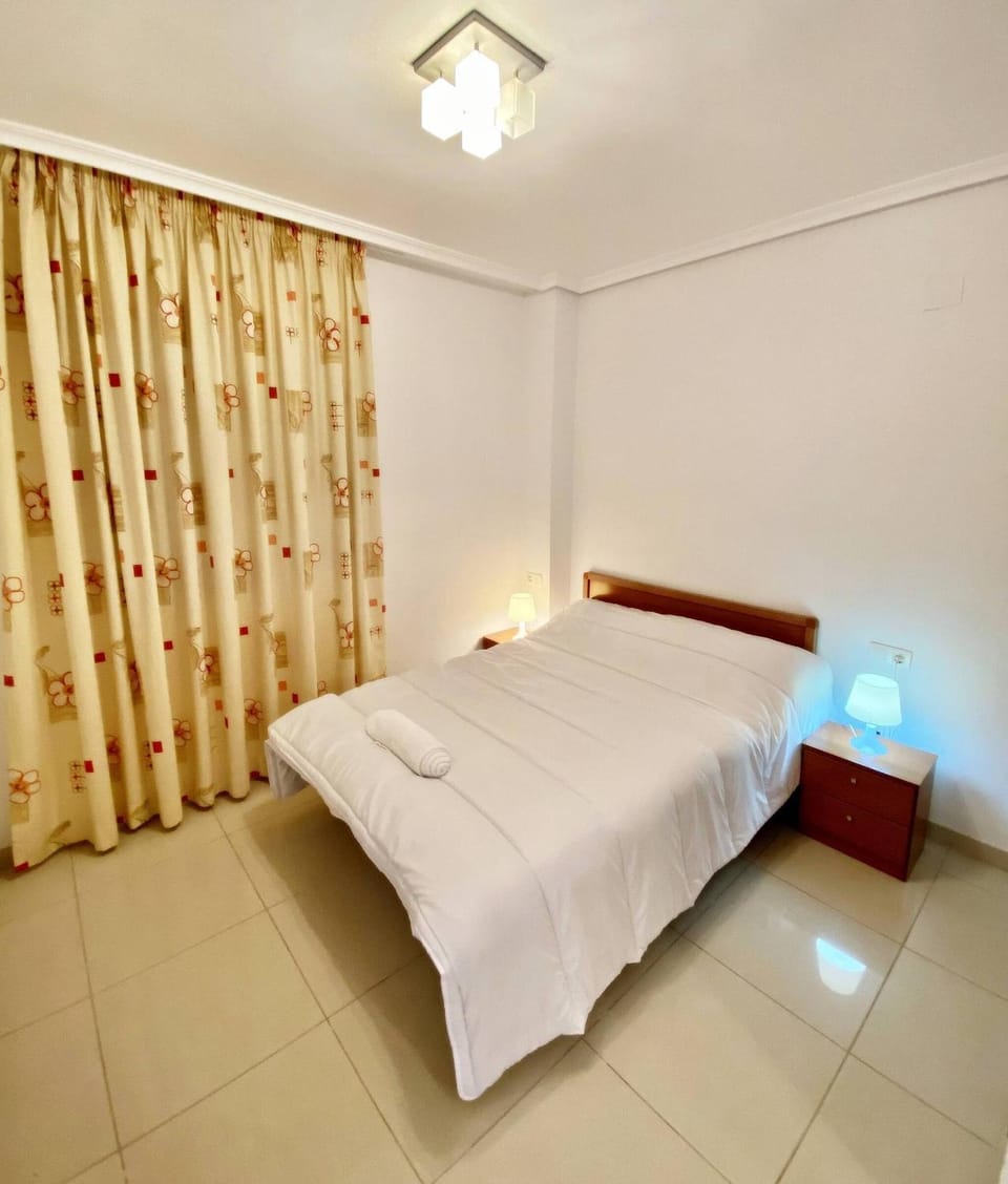 Guests, Entertainment, internet