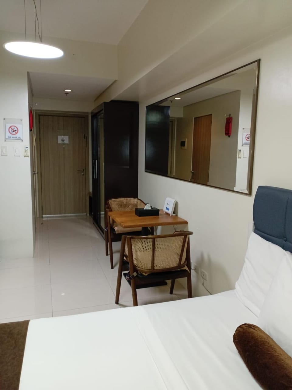 Studio unit at The Breeze Residence Apartment in Pasay