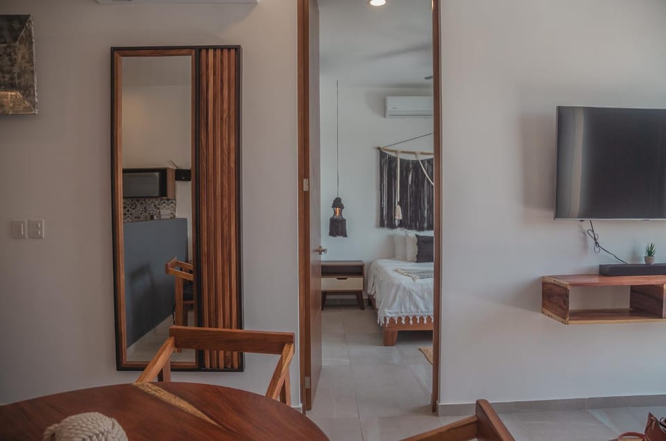 Bed, Living room
