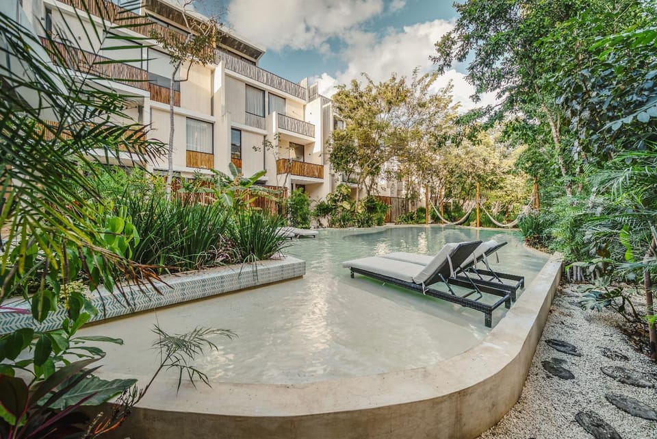 Swimming pool