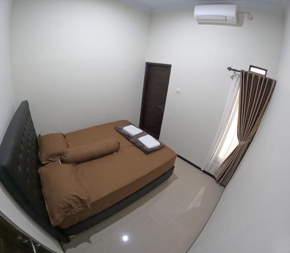 Bed, Bedroom, air conditioner