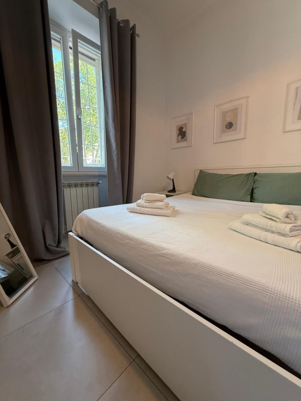 Bed, Decorative detail, Decorative detail, wardrobe, air conditioner, air conditioner