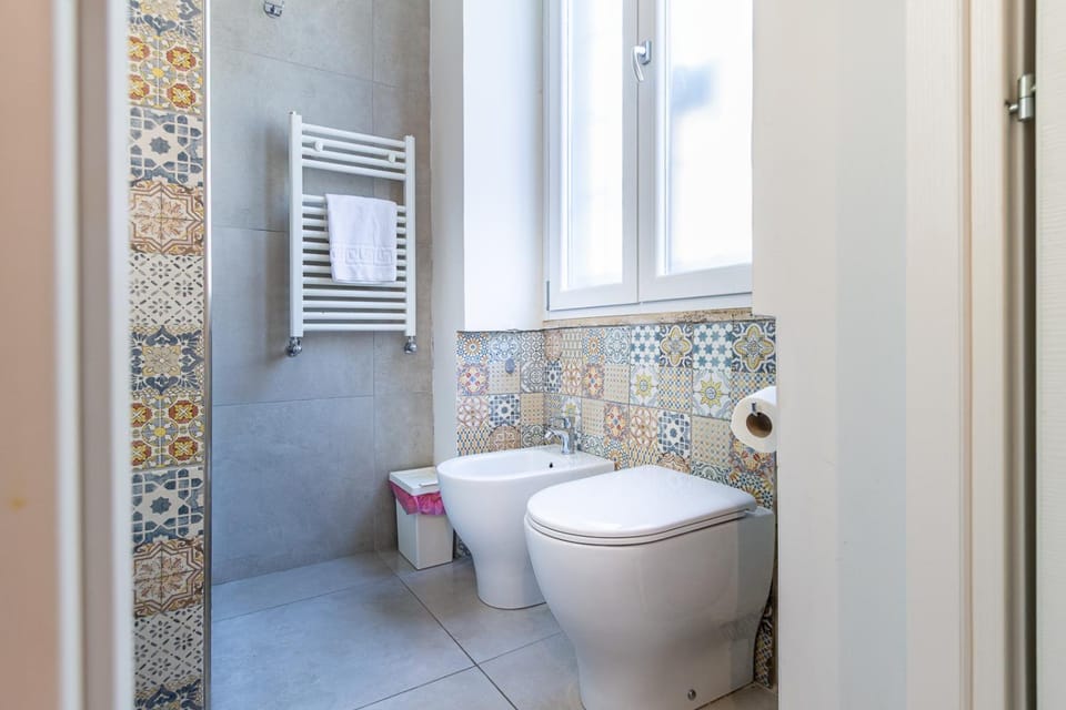 Shower, Bathroom, towels