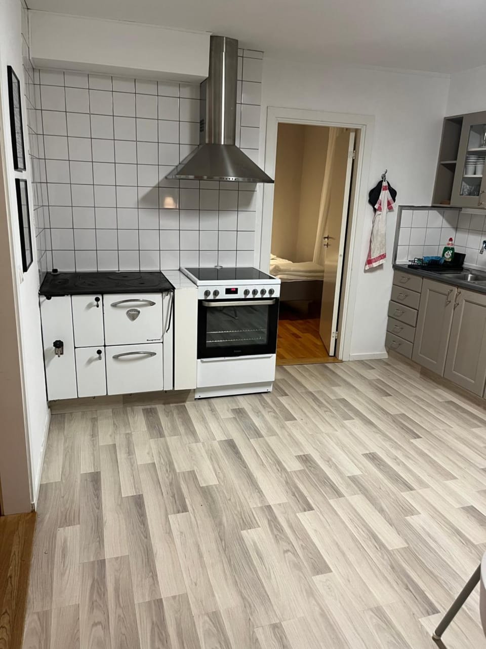 Kitchen or kitchenette, pet friendly, stove