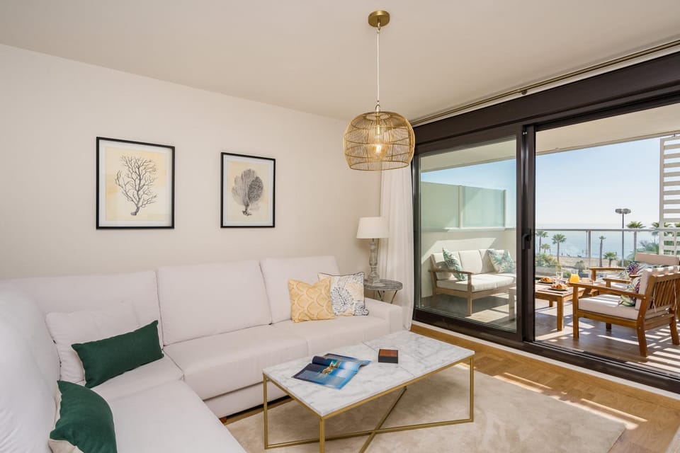 Day, TV and multimedia, View (from property/room), Balcony/Terrace, Living room, Seating area, Dining area, internet, locker, air conditioner