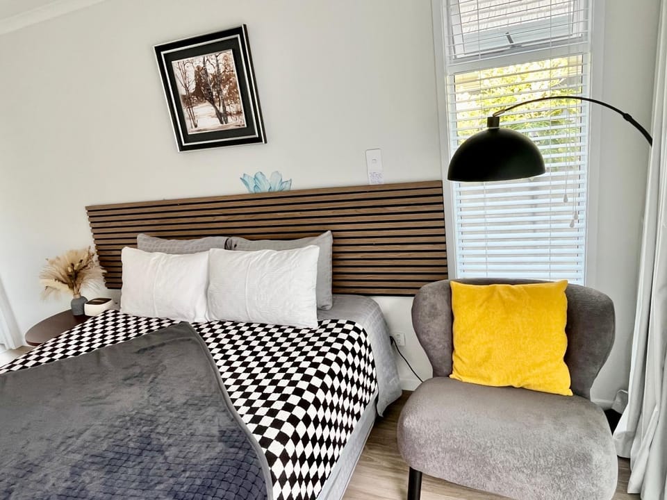 Lakeside cozy studio Vacation rental in Taupo