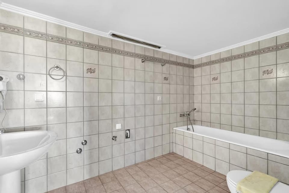 Bathroom, Bath