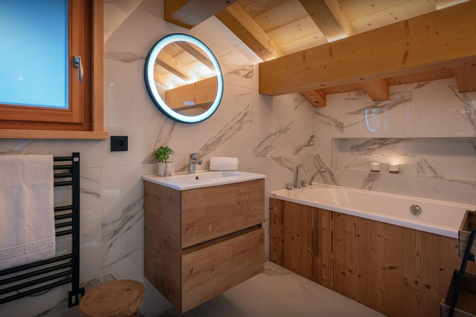 Bathroom, Bath
